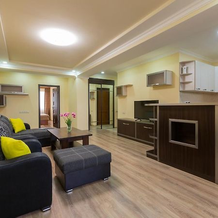Umba Apartment N5 - Balcony And Mount Ararat View Erévan Extérieur photo