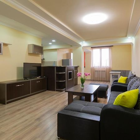 Umba Apartment N5 - Balcony And Mount Ararat View Erévan Extérieur photo